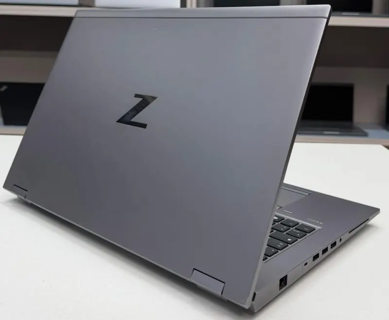 HP ZBook Fury 17 G7 – Station de Travail Mobile, i7-10850H, 32 Go, Quadro RTX 4000 – photo 3