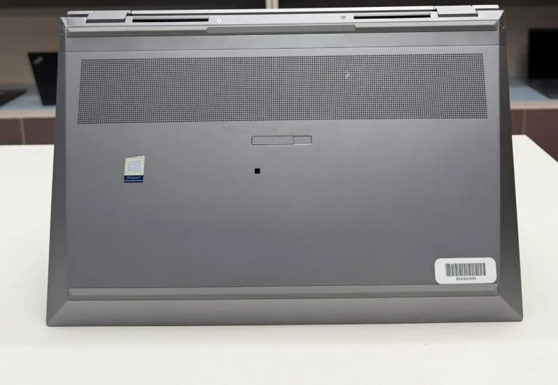 HP ZBook Fury 17 G7 – Station de Travail Mobile, i7-10850H, 32 Go, Quadro RTX 4000 – photo 5