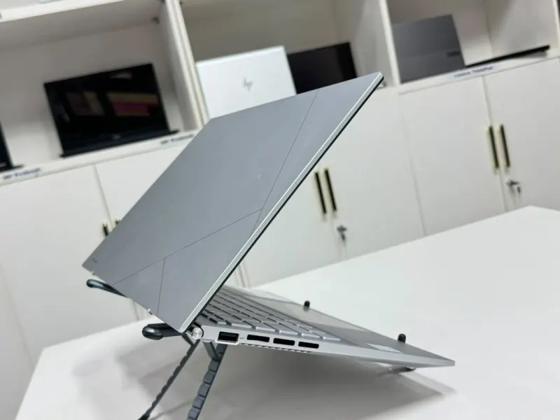 ASUS ZenBook 14 OLED – Core i9-13900H, 16 Go, SSD 1 To, Écran Tactile 14 pouces