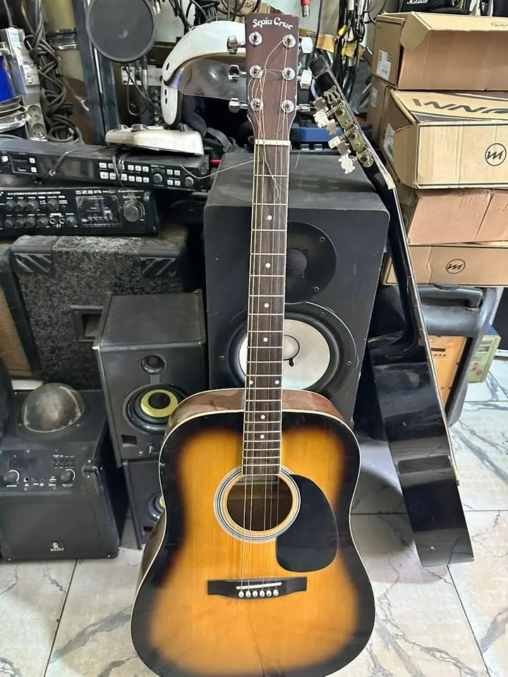 Guitare acoustique marque reconnue – photo 2