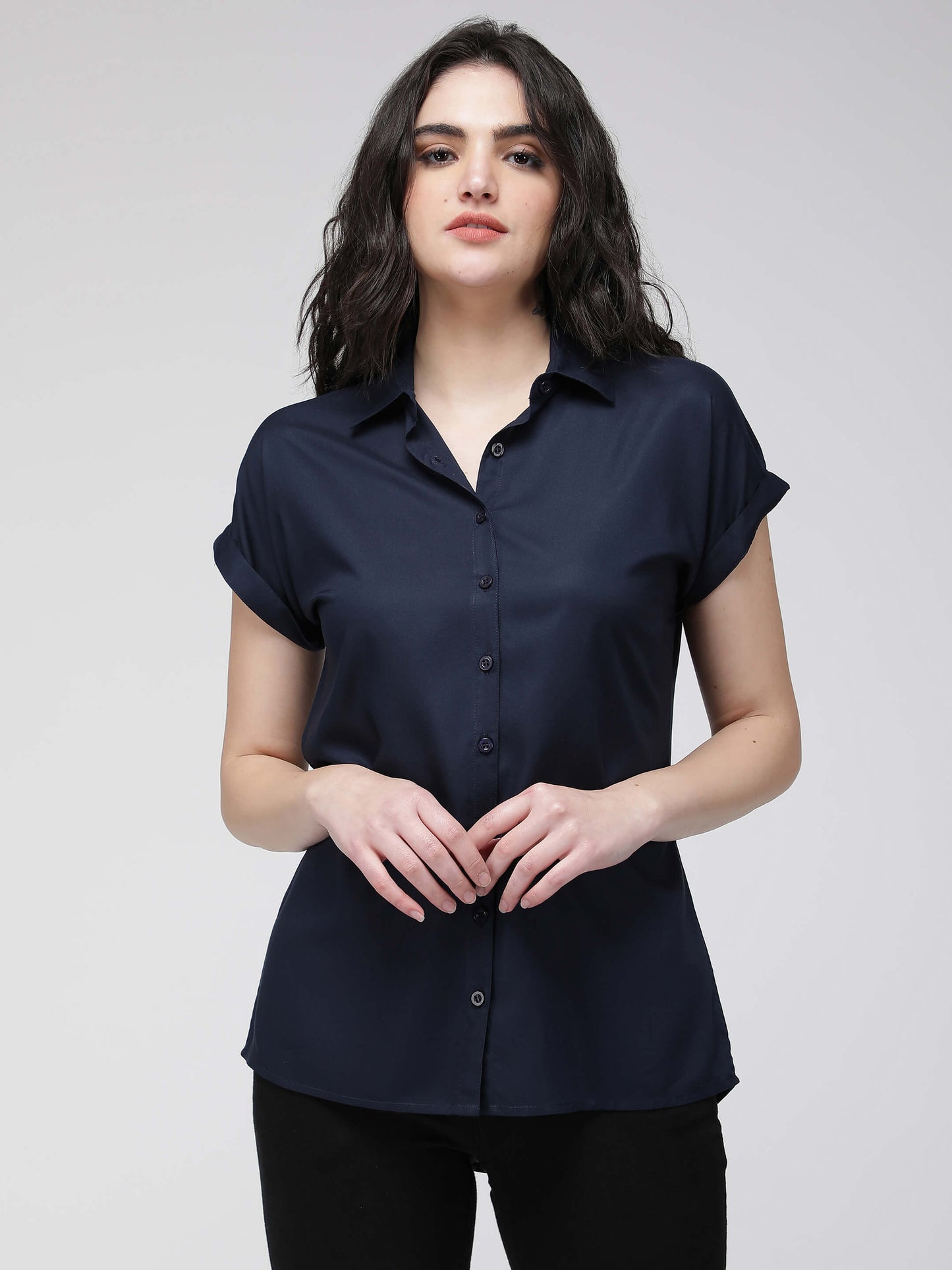 Blouse décontractée bleu marine Blouse bleu marine pour femme à manches courtes et boutons