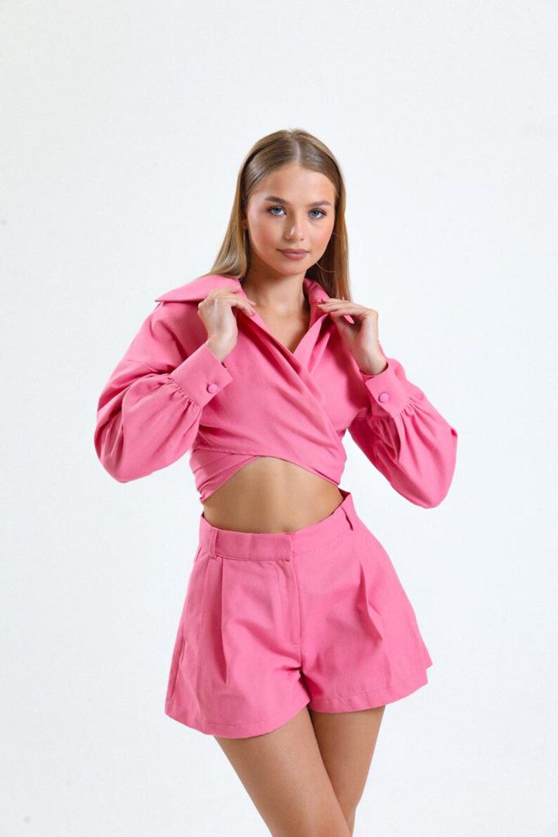 Ensemble t-shirt blanc et short rose Ensemble décontracté pour femme avec t-shirt blanc et short rose