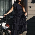 Jupe bleu marine pour femme avec plusieurs volants froncés