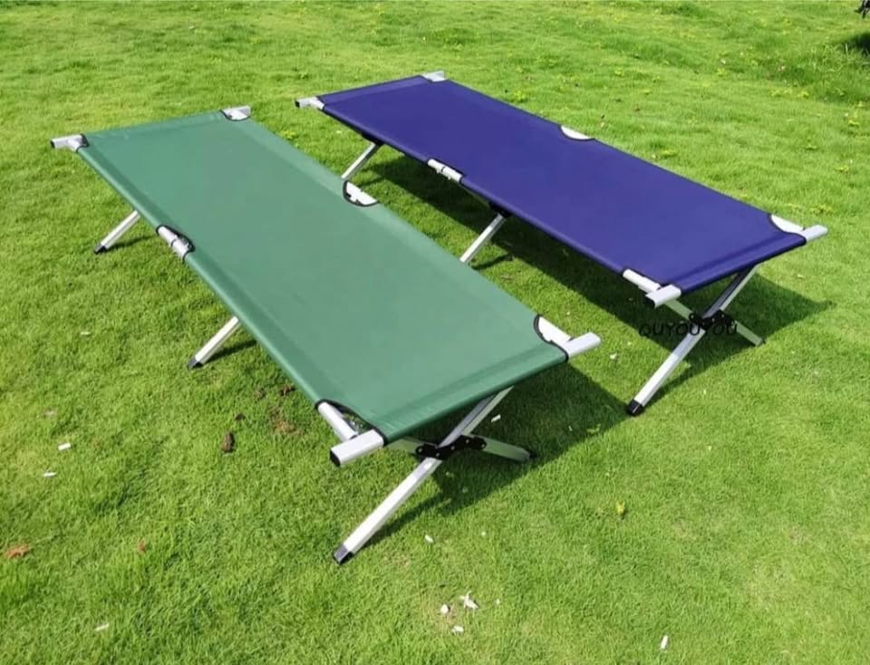 Lit de camping pliable2 Lit de camping pliable en métal avec matelas
