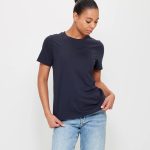 T-shirt féminin bleu marine à col rond et manches courtes
