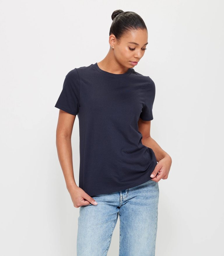 T-shirt féminin bleu marine à col rond et manches courtes