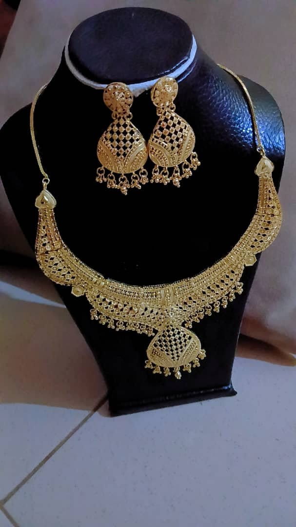 2026/07/1001083241.jpg Collier & Boucles d'Oreilles Style Oriental Doré shics-5 – Image 1