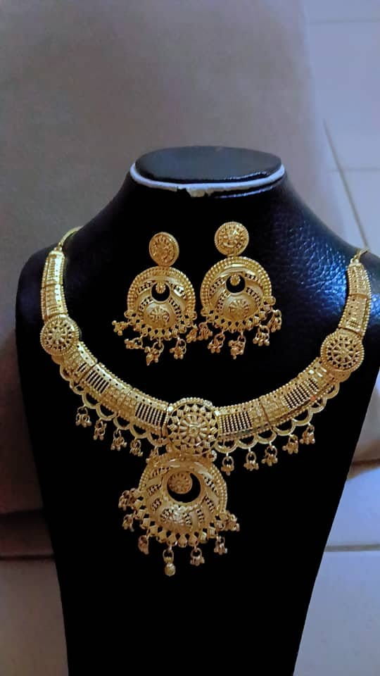 2026/07/1001083245.jpg Collier & Boucles d'Oreilles Style Oriental Doré shics-1 – Image 1