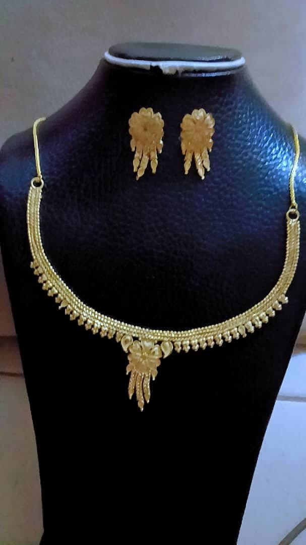 2026/07/1001083254.jpg Collier & Boucles d'Oreilles Style Oriental Doré ensemble – Image 1