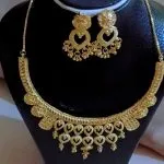 Collier & Boucles d'Oreilles Style Oriental Doré très belle