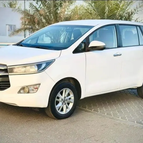 Toyota Innova GL 2009 - vue 2