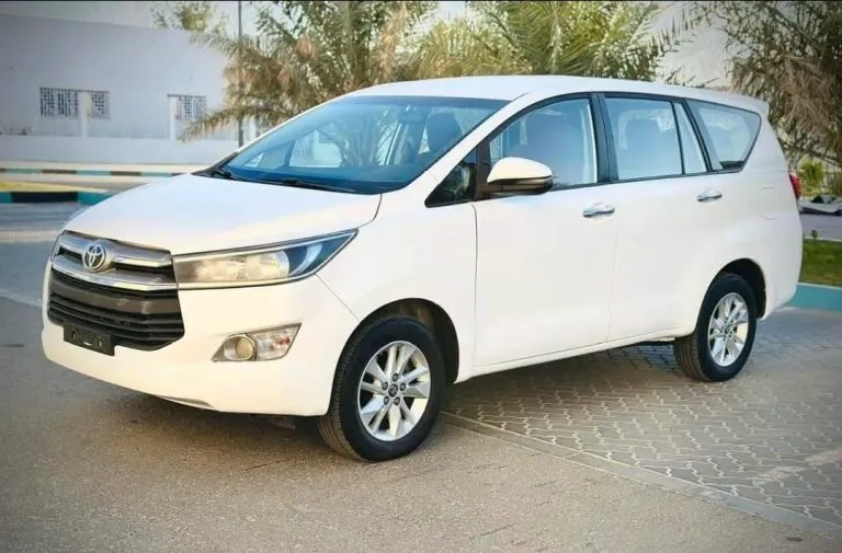 Toyota Innova GL 2009 - vue 2