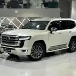 Toyota Land Cruiser VXR 2023 blanc - vue avant
