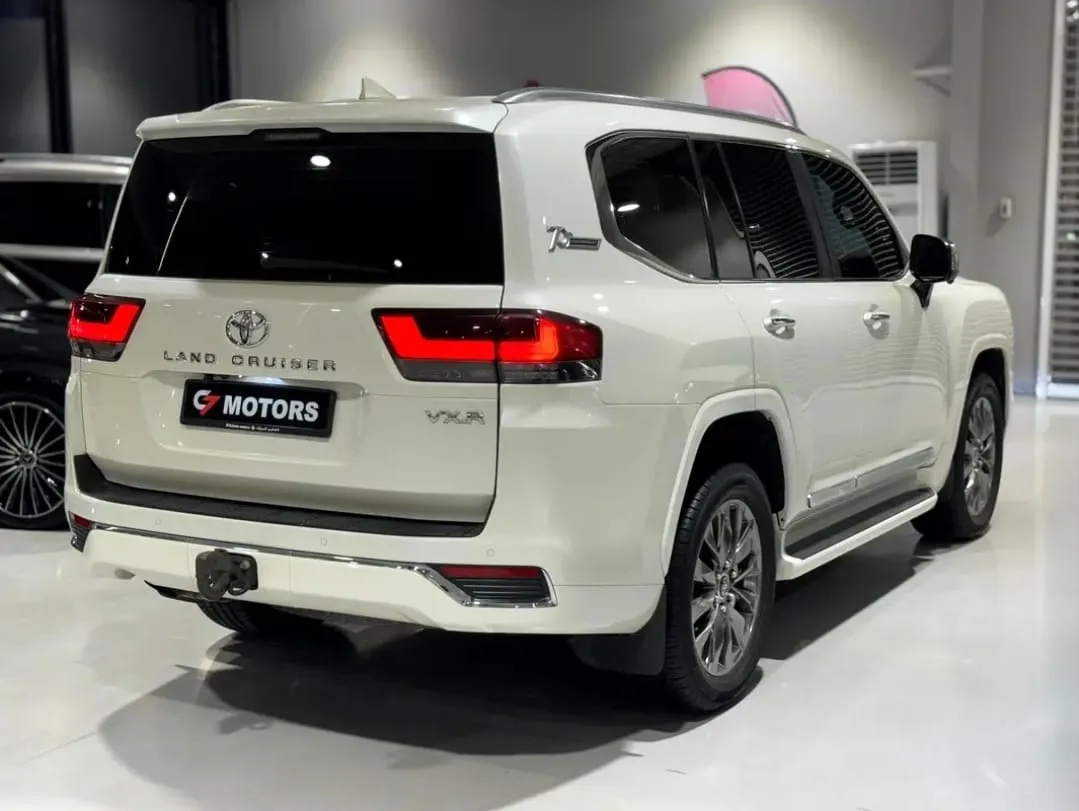 Toyota Land Cruiser VXR 2023 - vue 2
