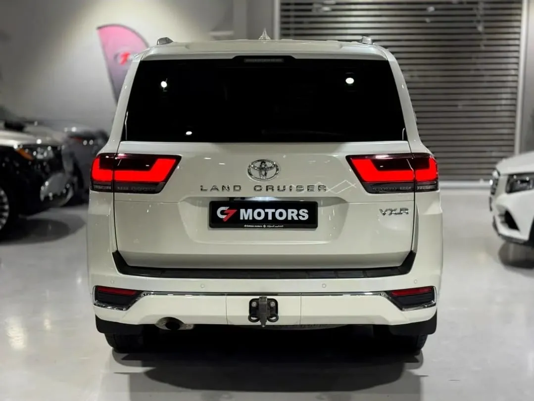 Toyota Land Cruiser VXR 2023 - vue 3