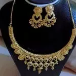 Collier & Boucles d'Oreilles Style Oriental Doré très belle