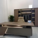 Ensemble Bureau de Direction Bois Foncé LED – Bureau en L + Bibliothèque Éclairée