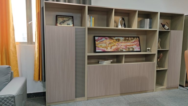 Meuble de Rangement de Bureau – Bibliothèque Beige avec Niches & Rideau