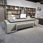 Bureau de Direction Prestige en L – Design Luxe Gris & Cuir Capitonné