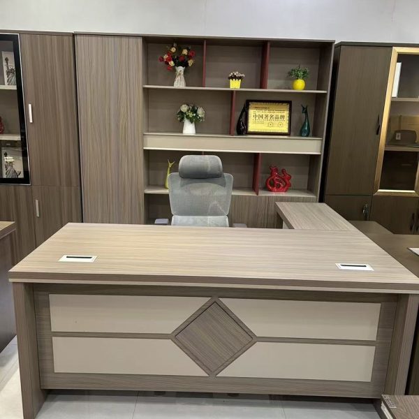 Bureau de Direction en L – Chêne Clair & Façade Crème à Losange