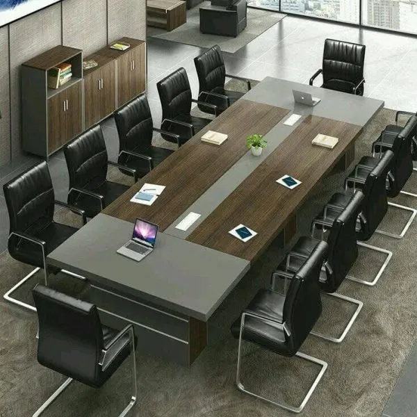 Table de Conférence Moderne – Grande Salle de Réunion (10-12 places)