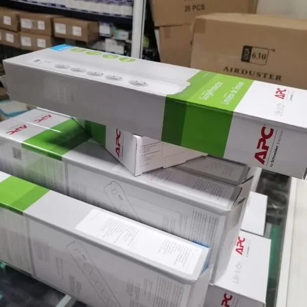 Multiprise parafoudre APC – Limiteur de tension 5 prises