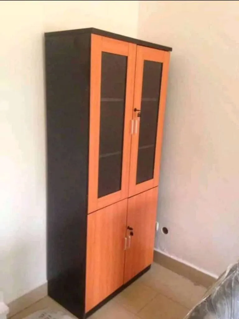 Armoire de bureau en bois – 2 portes vitrées et 2 portes pleines