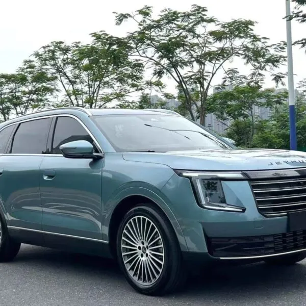 Jetour X70 L 2025 bleu - vue avant